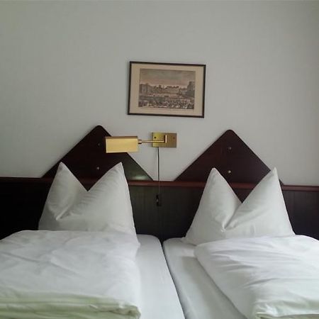 Hotel Corona Франкфурт на Майн Екстериор снимка