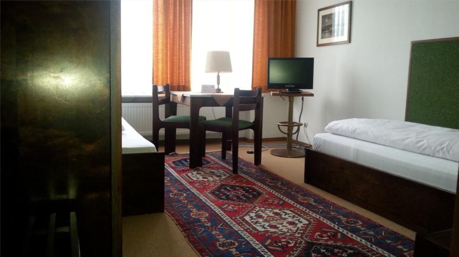 Hotel Corona Франкфурт на Майн Екстериор снимка