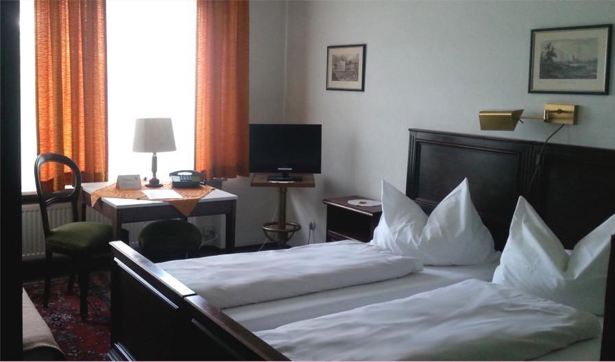 Hotel Corona Франкфурт на Майн Екстериор снимка